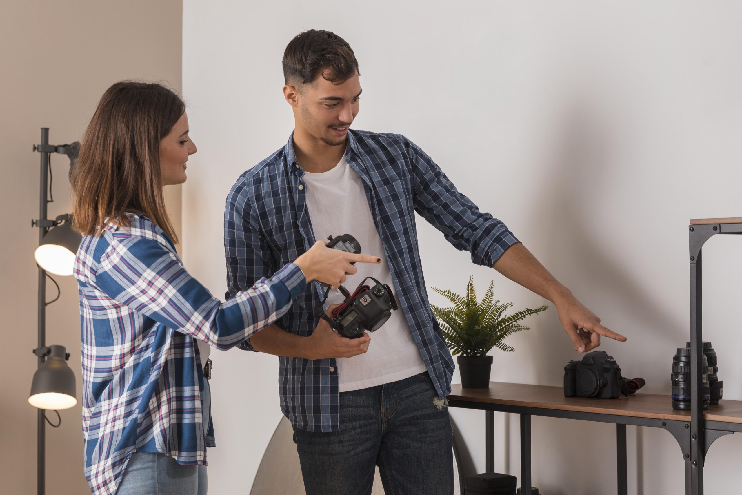 people choosing lens their camera